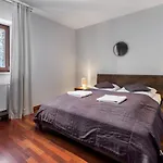 Rentplanet - Spiacy Rycerz Appartement